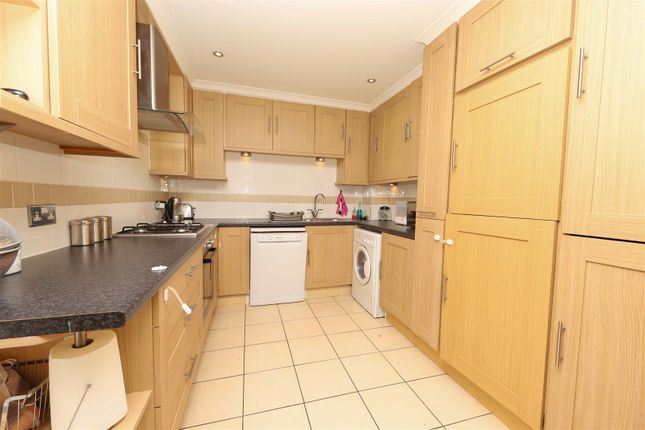 4, Rosedene Mews, Uxbridge photo 4