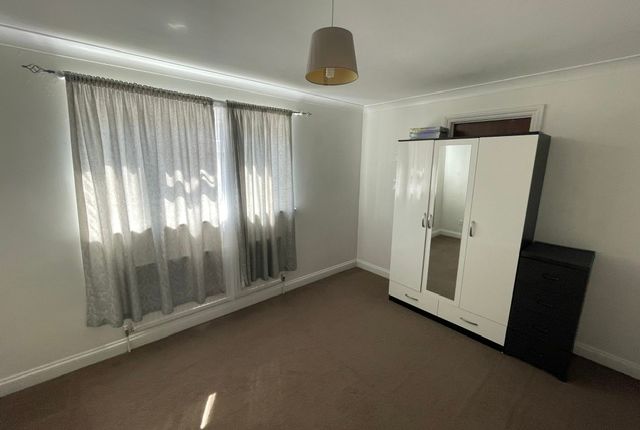 6, Derby Road, Uxbridge photo 4
