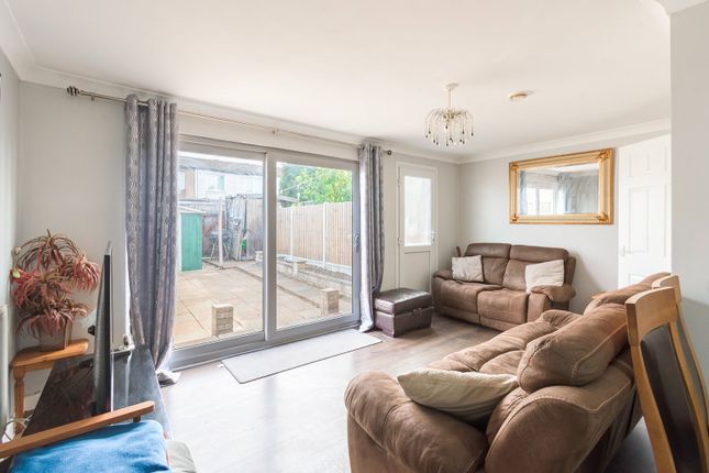 174, Orchard Road, South Ockendon photo 2