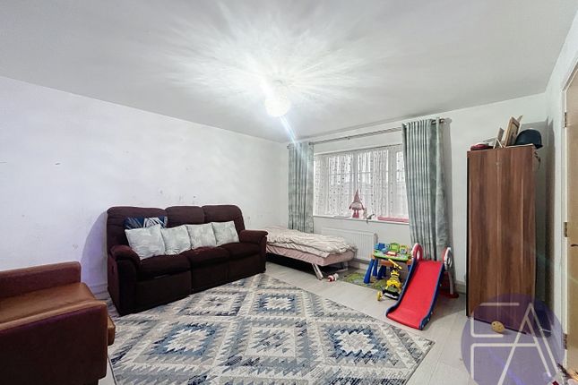 26, Chamberlain Close, Southport photo 2