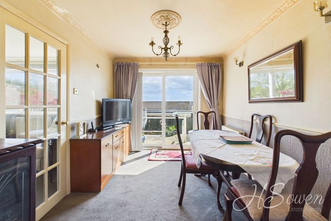 54, Velland Avenue, Torquay photo 4