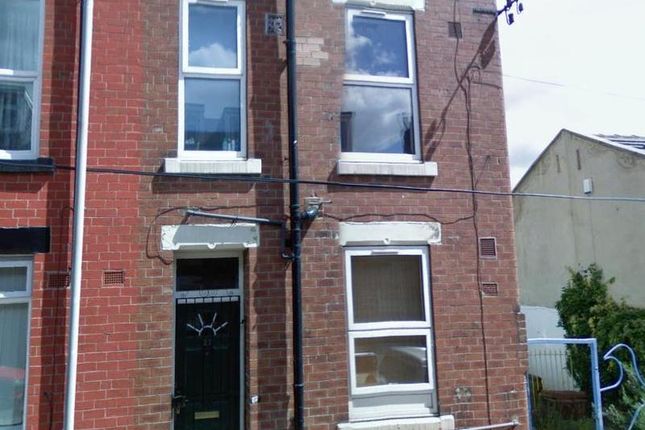 3-bed terraced on Autumn Avenue Hyde Park, Leeds, £420/mo