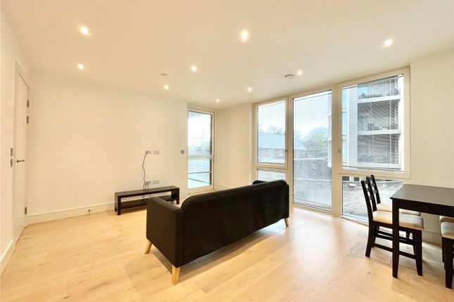 Flat 13,, Yardley Court, West Drayton photo 5