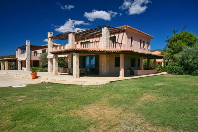 Villa for sale in Plepi, Greece