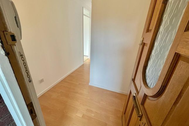46, Holly Park Drive, Birmingham photo 2