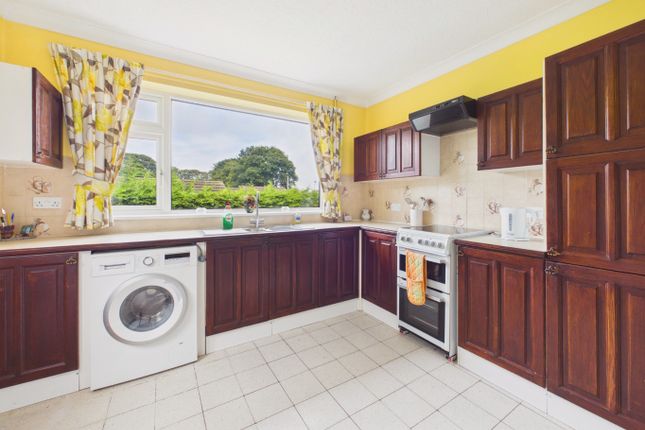 Brynmelyn, Wold Road, Barrow-Upon-Humber photo 4