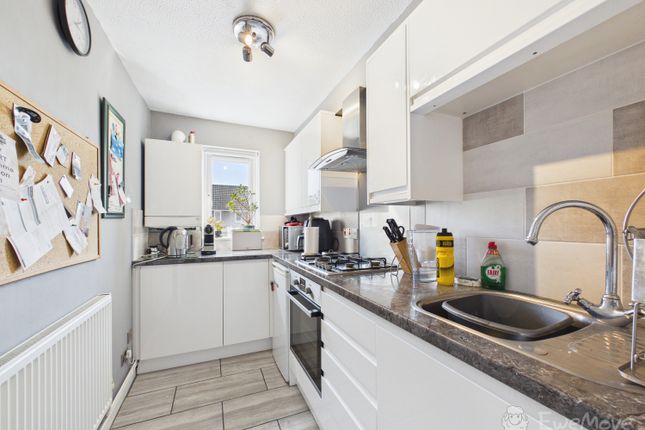 16, Ascot Close, Alton photo 4