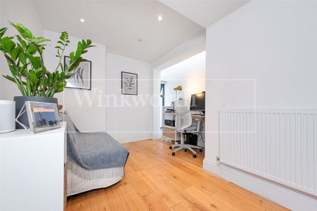 Flat to rent in Brondesbury Road, London