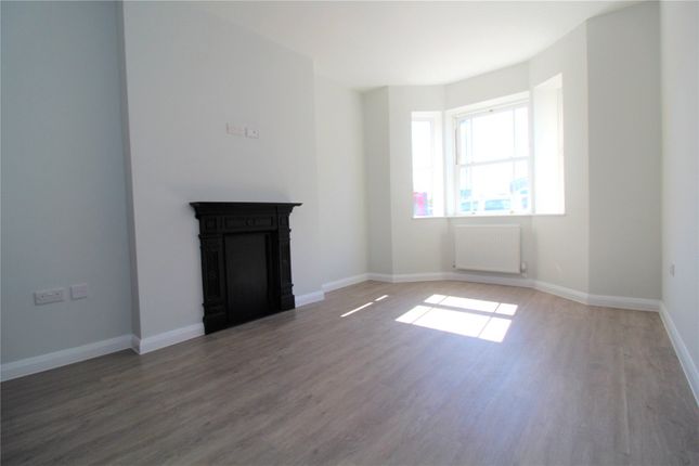 Flat to rent in 32, High Street