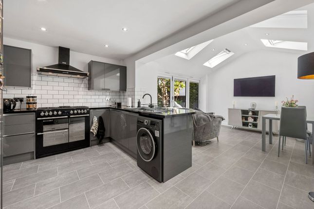 16 Henllan Gardens, St. Helens photo 3