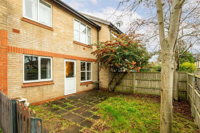 2-bed flat on 6, Blyth Close, Twickenham, £440,000