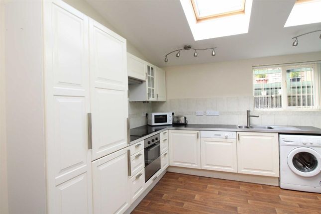 66a, Market Street, New MIlls photo 4