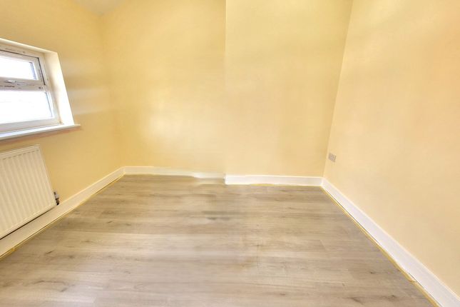 48c, High Street, Southall photo 5