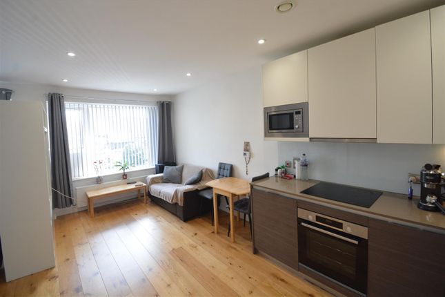 Studio for sale in Balfour Road, Hounslow