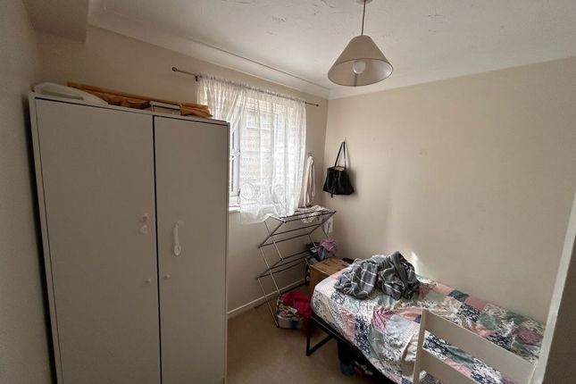 30 The Drummonds 745 749, - Dunstable Road, Luton photo 3