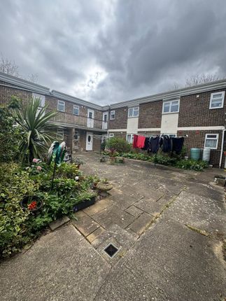 250, Bredhurst Road, Gillingham photo 3