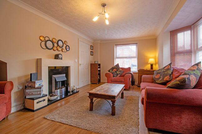 2 Ling Drive, Gainsborough photo 4