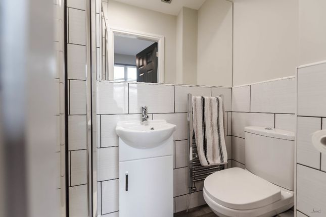 Room To Rent In Bromwich Street Bolton Bl2 Zoopla