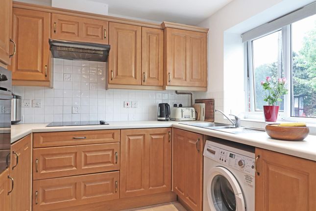 23 Holmesdale Manor, 89, Ladbroke Road, Redhill photo 3