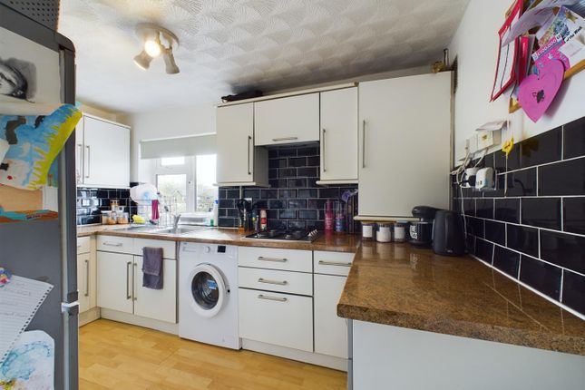 Flat for sale in Whittington Road, Tilgate, Crawley, West Sussex.