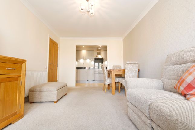 Flat for sale in Elmtree Lodge, Cranleigh Drive, Leigh-On-Sea, Essex