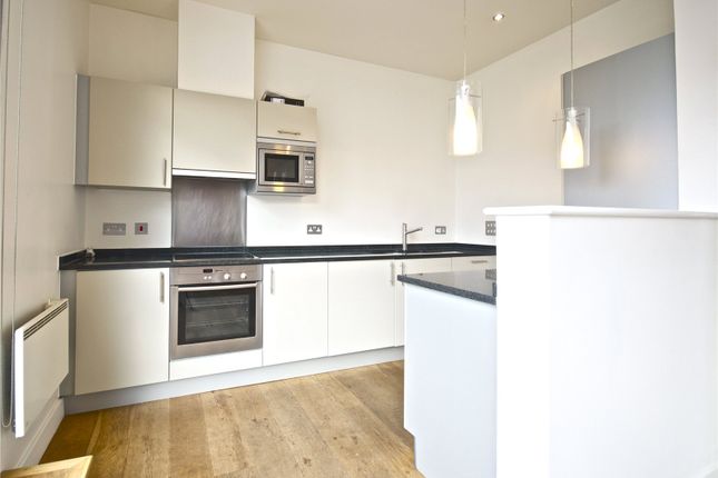 Flat to rent in Dereham Place, Shoreditch, London