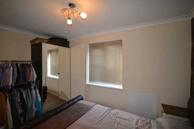 Flat to rent in Tollgate Road, Beckton