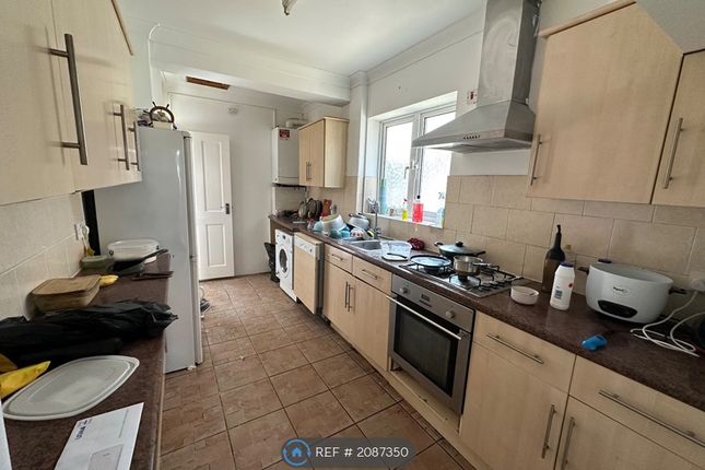 Thumbnail Semi-detached house to rent in Old Cote Drive, Hounslow