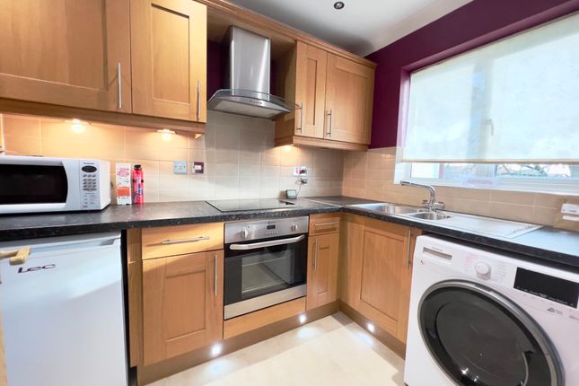 Flat to rent in Brinkley Place, Colchester