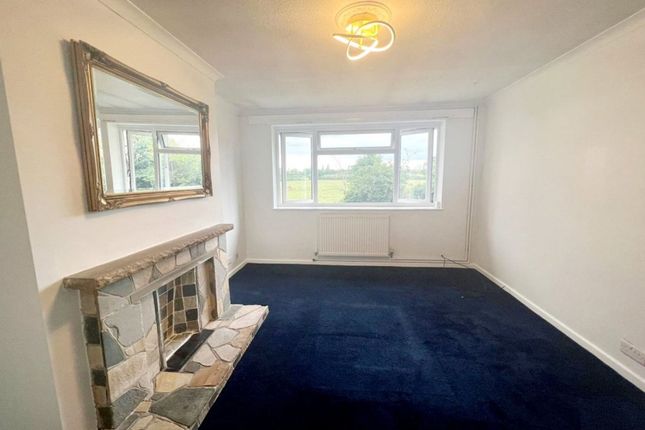 2 Bower Close, Northolt photo 2