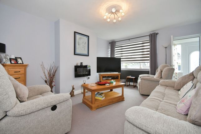 11A,, Central Drive, Derbyshire photo 3