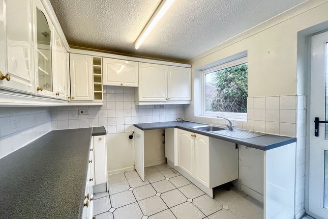 8 Hornbeam Close, Neath photo 2