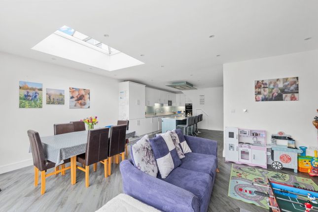 29, Park Avenue West, Stoneleigh photo 4