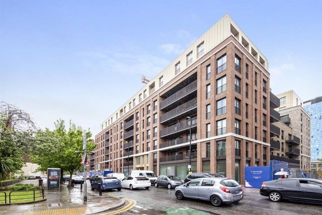 Thumbnail Flat to rent in The Bouchon, Silk District, Cendal Crescent, Whitechapel, London