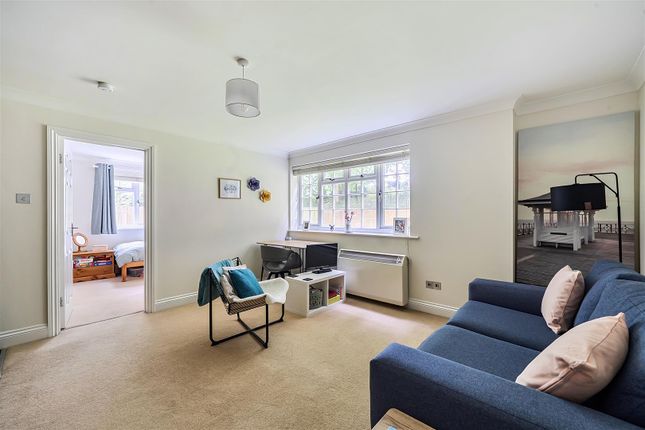 15, Dodsells Well, Wokingham photo 4