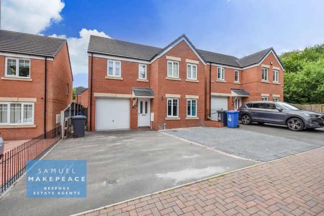 Four Bedroom Detached House On A Private Driveway