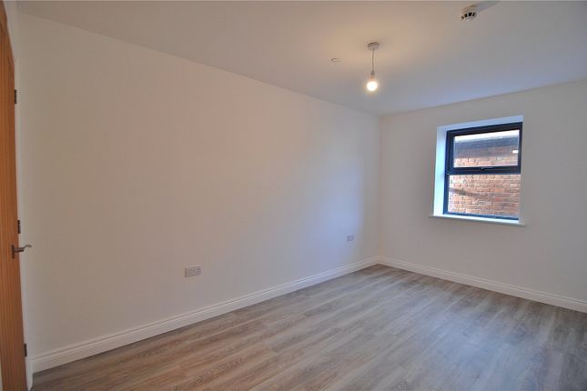 Flat 16, Clarendon Court,, London Road, Gloucestershire photo 5