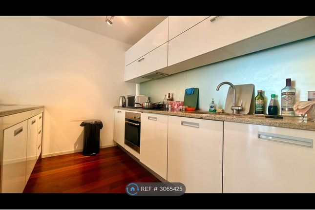 Apartment, Beetham Tower Holloway Circus Queensway, Birmingham photo 5