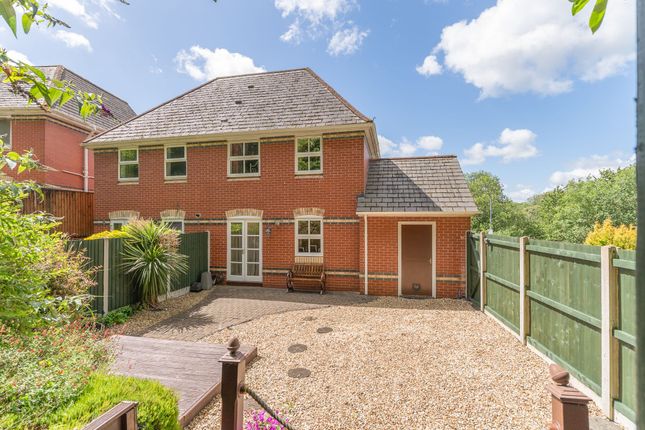 20 Stow Park Drive, Newport photo 4