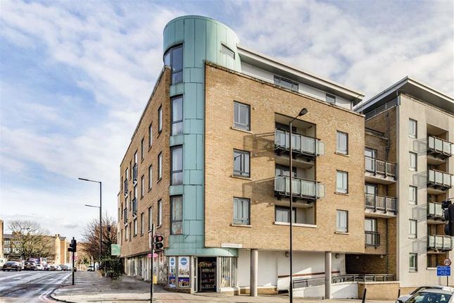 Thumbnail Flat for sale in Wapping Lane, London