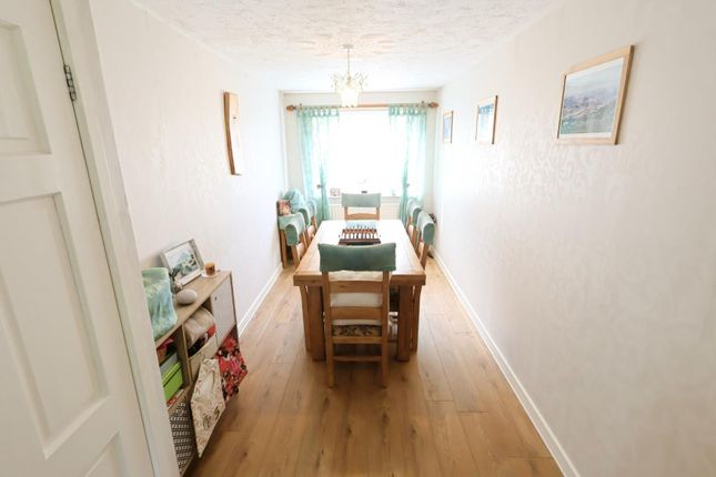 21, Birkdale Road, Wrexham photo 4
