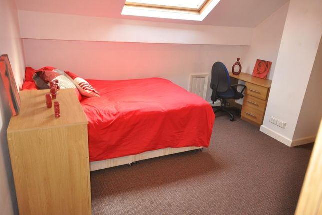 Thumbnail Shared accommodation to rent in Thornville Crescent, Hyde Park, Leeds