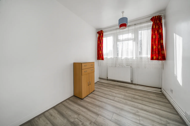 16, Bowling Green Row, London photo 5