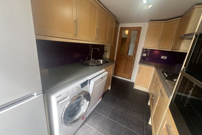 14, Hythe Park Road, Egham photo 3