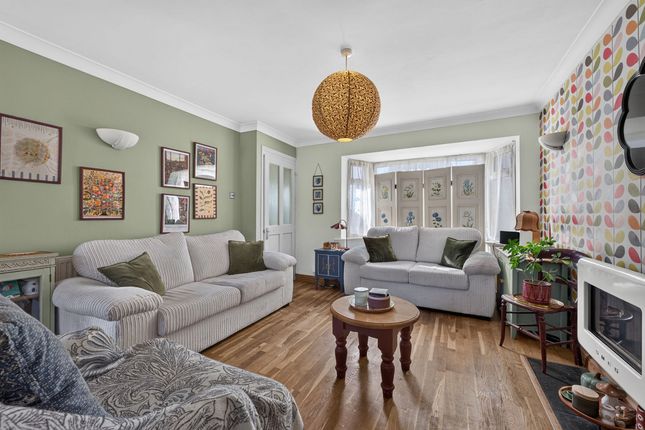 2, Bowland Drive, Barton Seagrave, photo 3