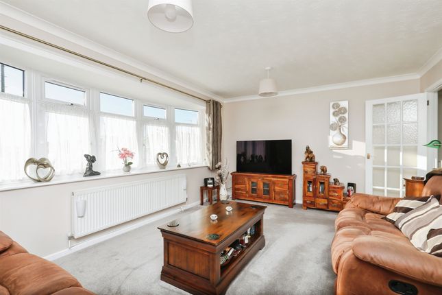 33, Courtfields, Swaffham photo 4