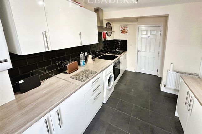 Room 4, 26, Birch Avenue, Doncaster photo 4