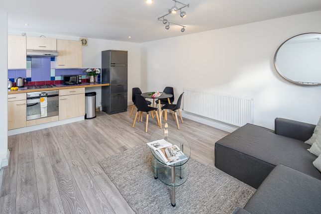 Thumbnail Flat to rent in Voss Street, Bethnal Green