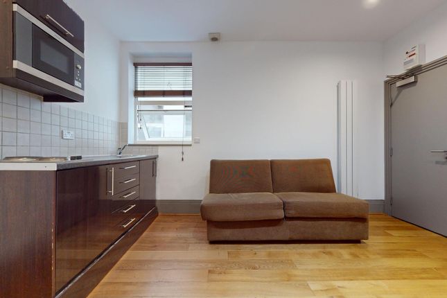 Studio to rent in West End Lane, London