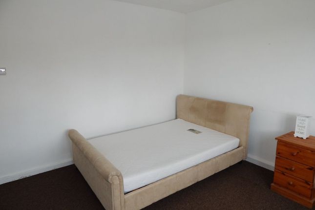 48 Preston Street, Batley photo 5